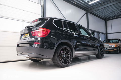 BMW X3 xDrive20i High Executive | 4x4 | Trekhaak | Leder | LED | Winter + zomerset | Zeer nette auto | Navigatie | Sportstoelen |