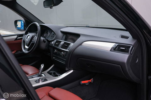 BMW X3 xDrive20i High Executive | 4x4 | Trekhaak | Leder | LED | Winter + zomerset | Zeer nette auto | Navigatie | Sportstoelen |