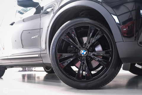 BMW X3 xDrive20i High Executive | 4x4 | Trekhaak | Leder | LED | Winter + zomerset | Zeer nette auto | Navigatie | Sportstoelen |