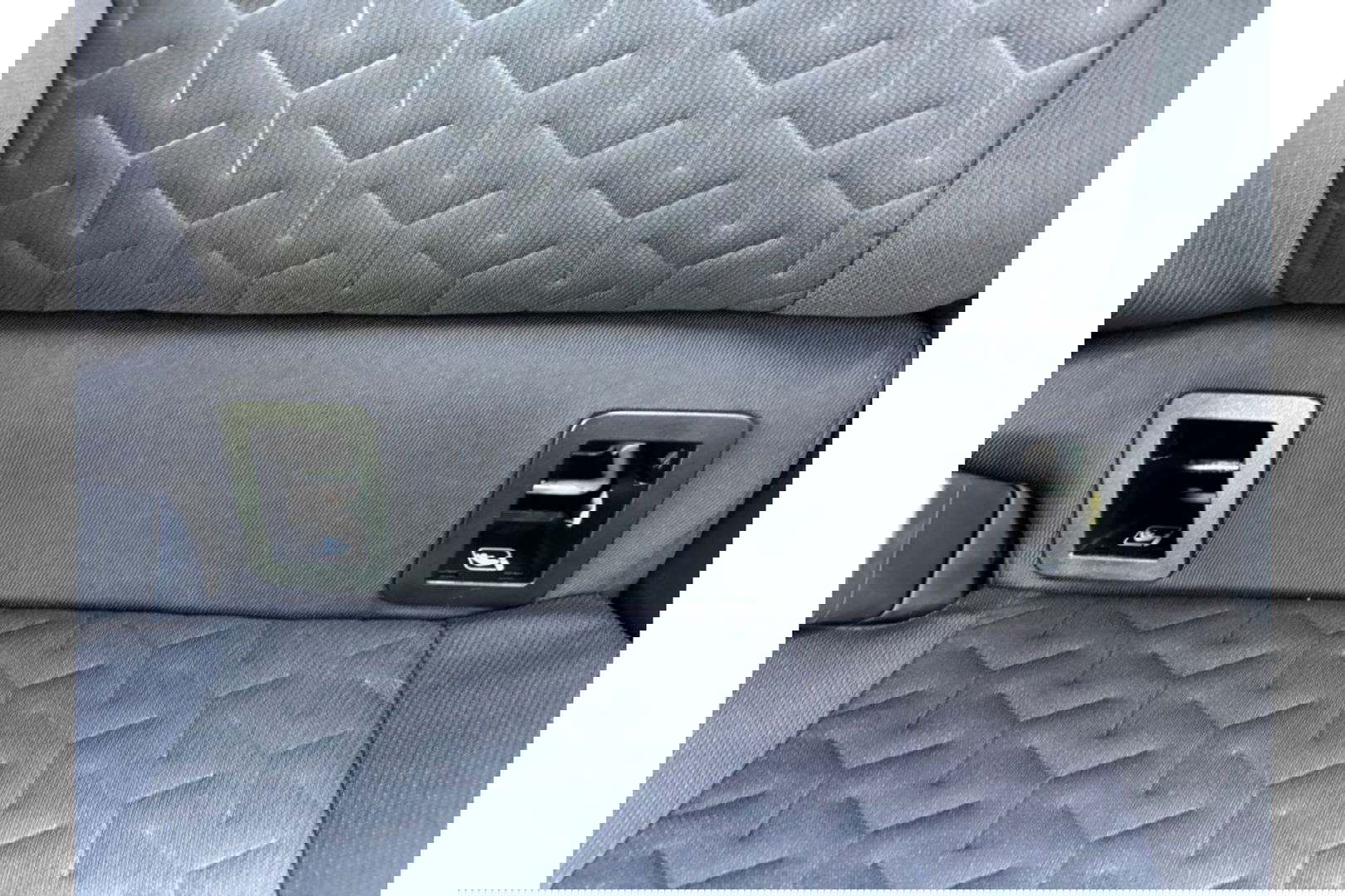 Toyota Corolla 1.8 HYBRID 122PK SPORTS AUTOMAAT NAVI PDC SMART SAFETY+.