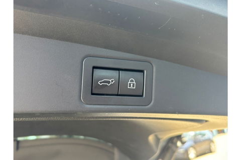Toyota Corolla 1.8 HYBRID 122PK SPORTS AUTOMAAT NAVI PDC SMART SAFETY+.