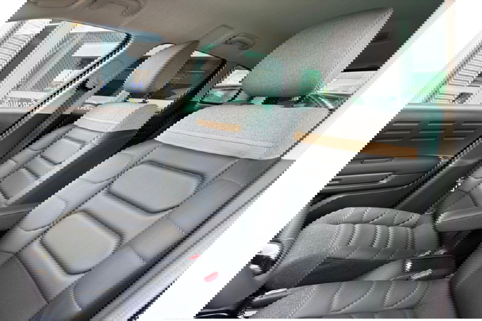 Citroën C3 Aircross 1.2 PT SHINE AIRCO NAVI PDC-CAMERA CRUISE.