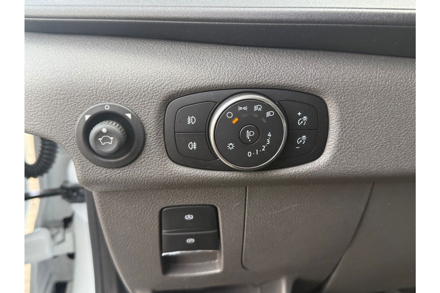 Ford Transit 350 2.0 TDCI L3H2 AIRCO BIG SCREEN NAVI PDC-CAMERA.