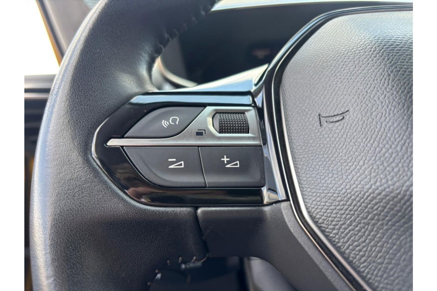Peugeot 208 1.2 PT ALLURE PACK 100PK AIRCO NAVI VIRTUAL PDC-CAMERA.