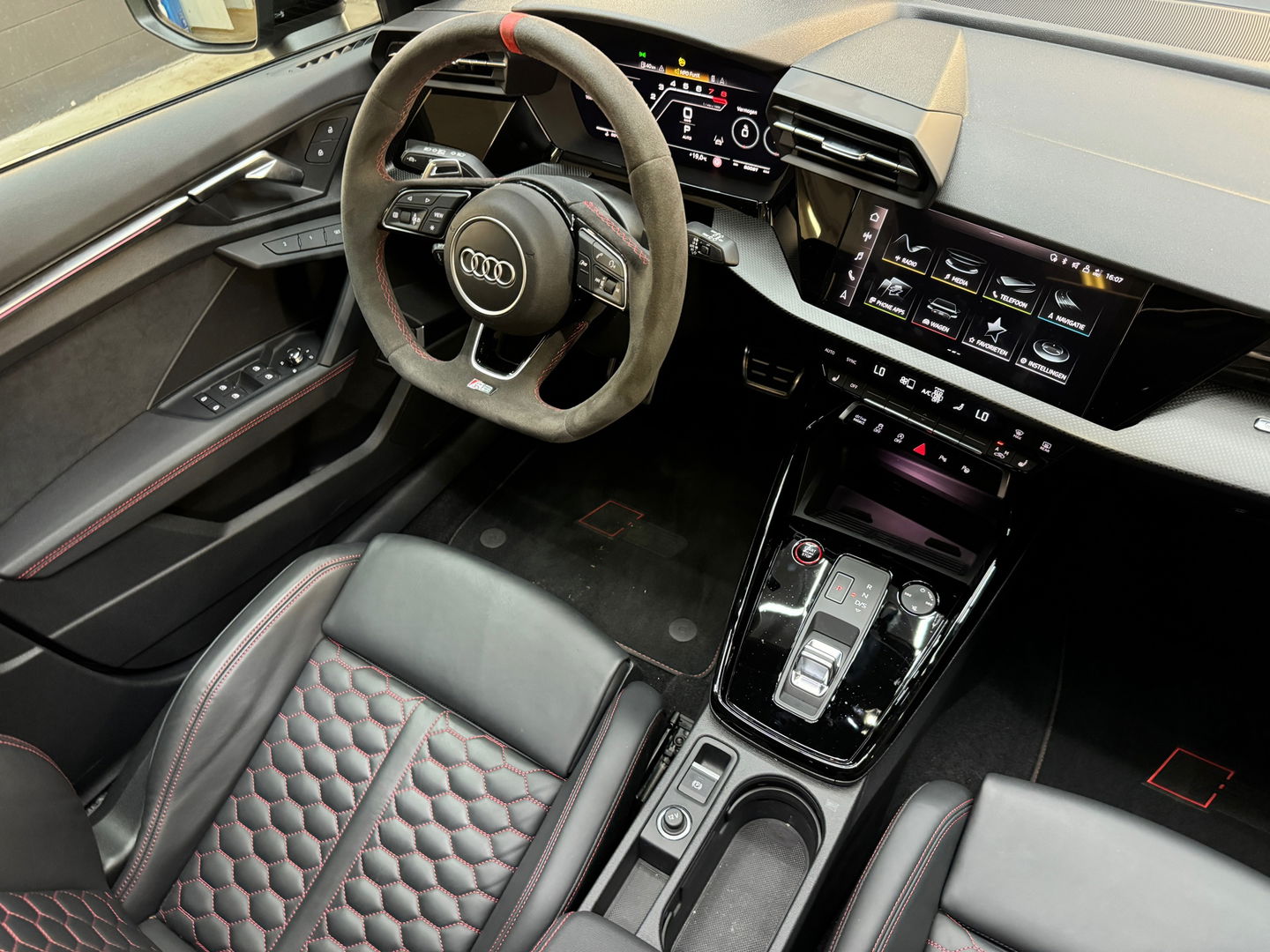 Audi RS3 Sportback 2.5 TFSI Quattro Pano|HuD|Memory|360C|BTW