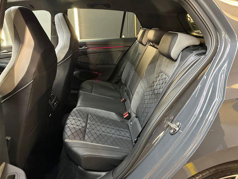 Volkswagen Golf 1.5 eTSI R-Line Pano|Key|Sfeer|CarPlay|ACC