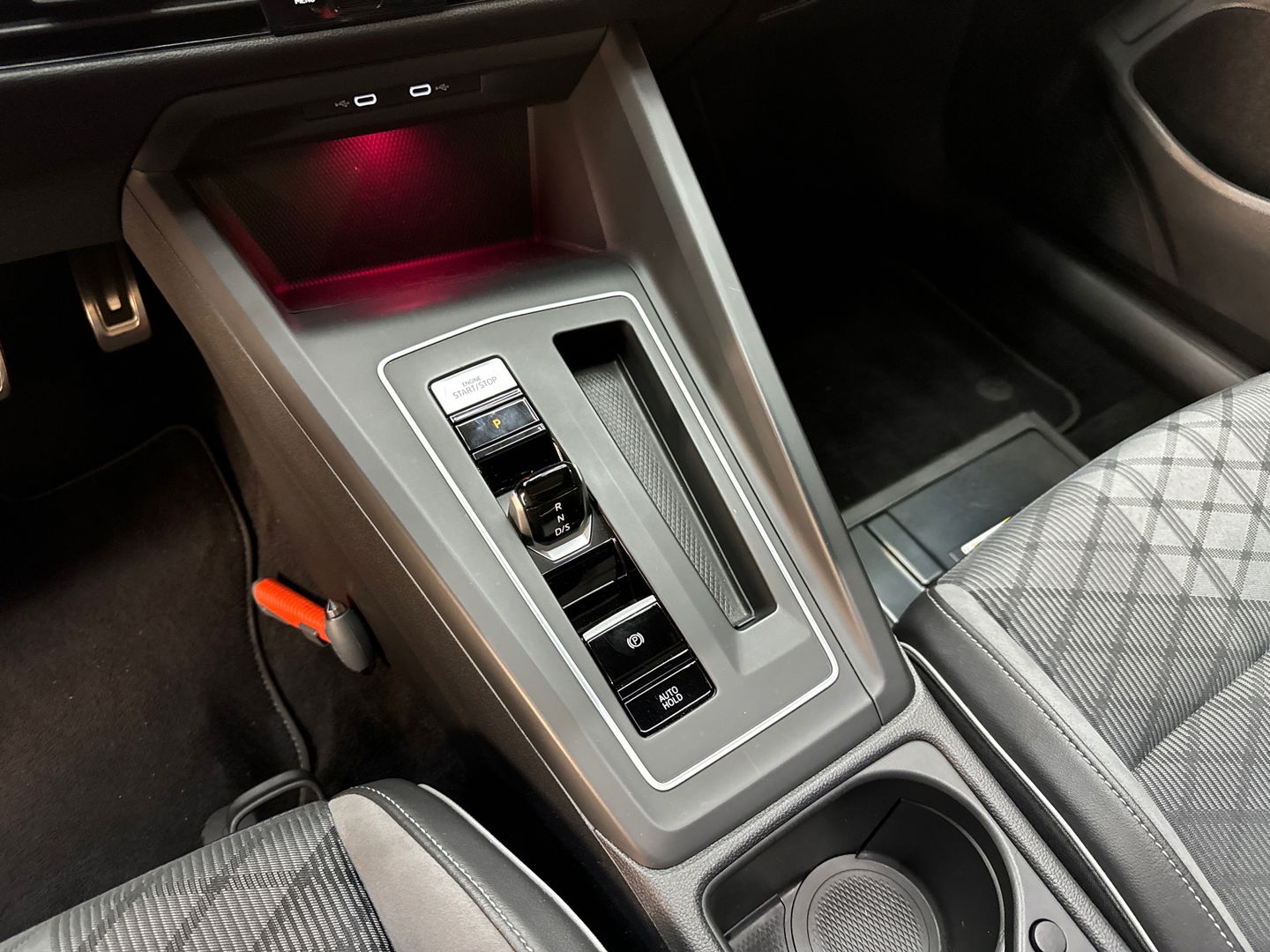 Volkswagen Golf 1.5 eTSI R-Line Pano|Key|Sfeer|CarPlay|ACC