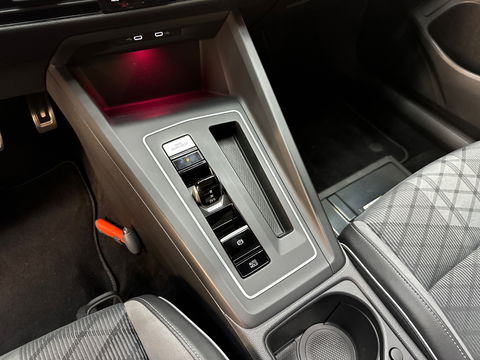 Volkswagen Golf 1.5 eTSI R-Line Pano|Key|Sfeer|CarPlay|ACC