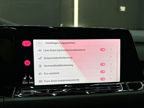 Volkswagen Golf 1.5 eTSI R-Line Pano|Key|Sfeer|CarPlay|ACC