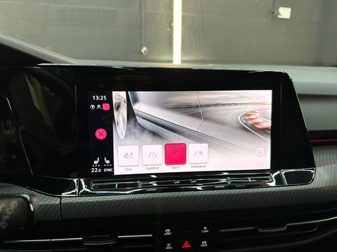 Volkswagen Golf 1.5 eTSI R-Line Pano|Key|Sfeer|CarPlay|ACC