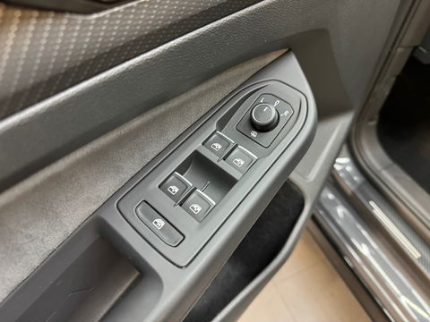 Volkswagen Golf 1.5 eTSI R-Line Pano|Key|Sfeer|CarPlay|ACC