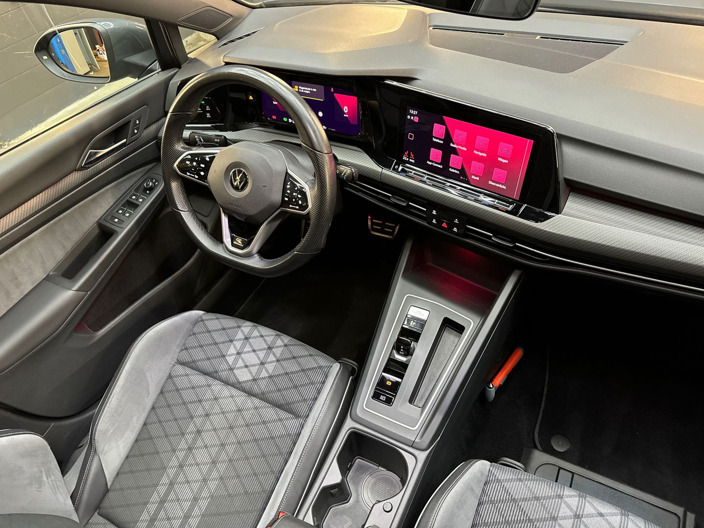 Volkswagen Golf 1.5 eTSI R-Line Pano|Key|Sfeer|CarPlay|ACC