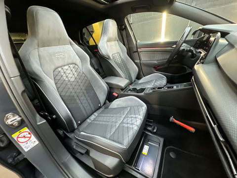 Volkswagen Golf 1.5 eTSI R-Line Pano|Key|Sfeer|CarPlay|ACC