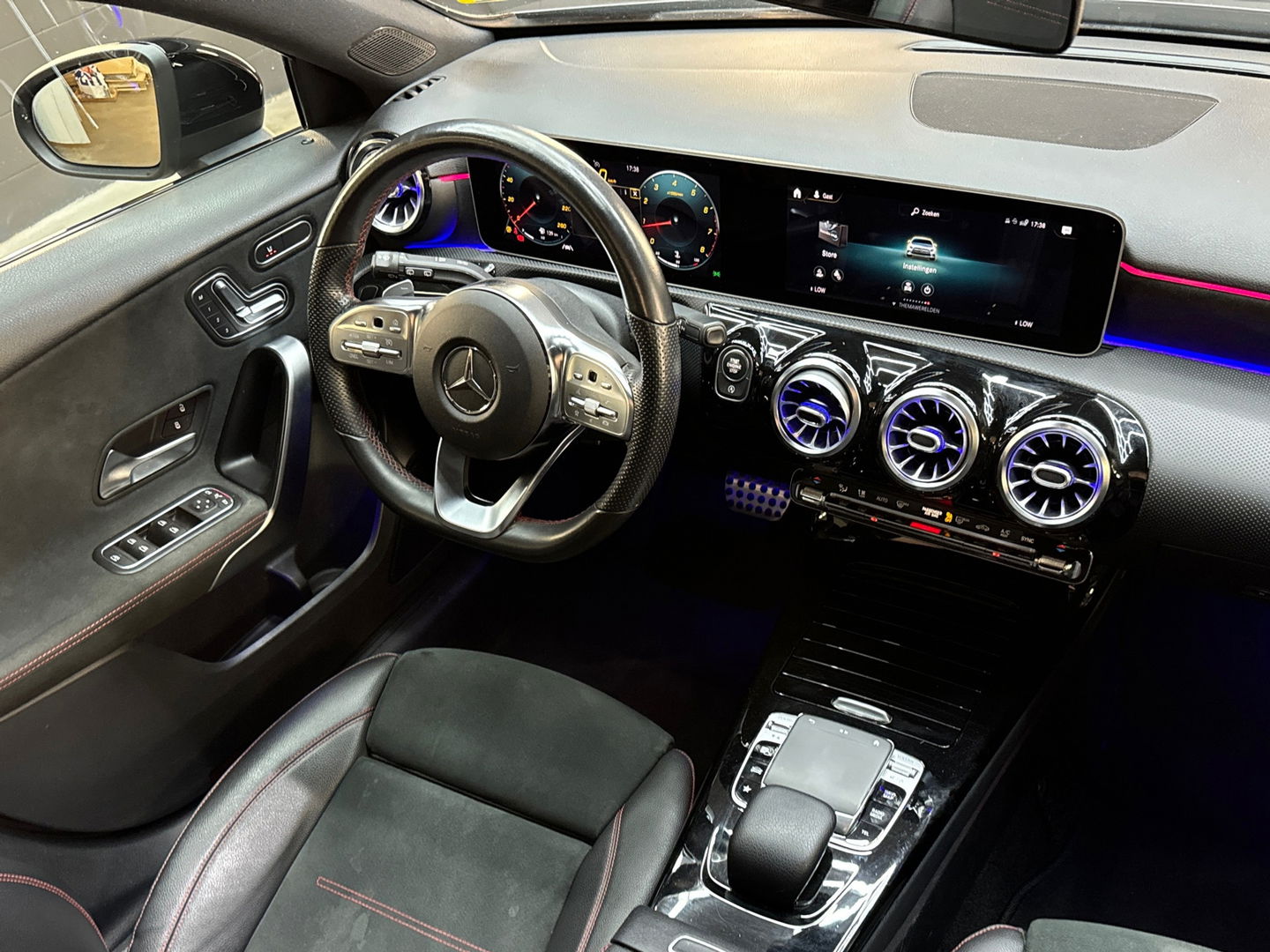 Mercedes-Benz A-Klasse 200 AMG Pano|Memory|Sfeer|Night Pakket