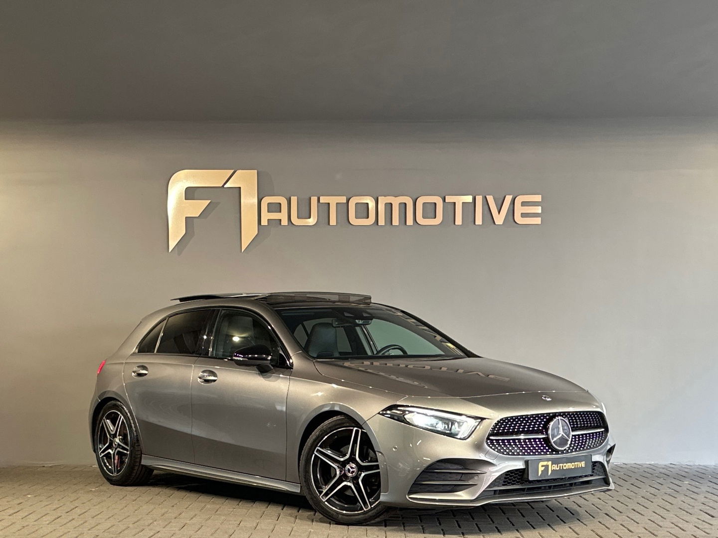 Mercedes-Benz A-Klasse 200 AMG Pano|Memory|Sfeer|Night Pakket