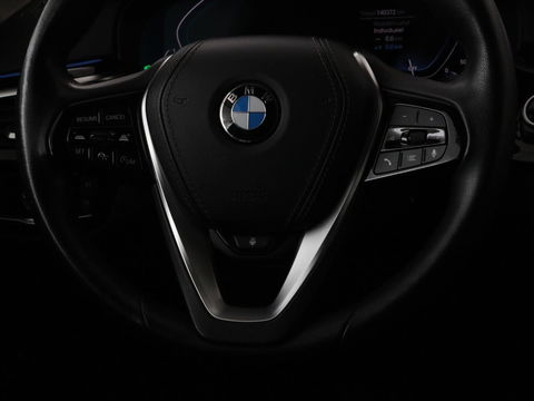 BMW 5 Serie 530e High Executive | Leder | Stoel & stuurverwarming | Adaptive cruise | Carplay | Sfeerverlichting | Camera | Live Cockpit | Navigatie | Full LED