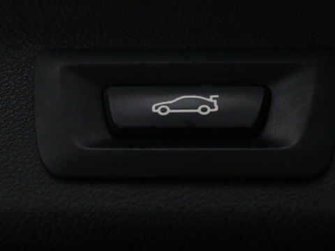 BMW 5 Serie 530e High Executive | Leder | Stoel & stuurverwarming | Adaptive cruise | Carplay | Sfeerverlichting | Camera | Live Cockpit | Navigatie | Full LED