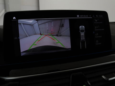 BMW 5 Serie 530e High Executive | Leder | Stoel & stuurverwarming | Adaptive cruise | Carplay | Sfeerverlichting | Camera | Live Cockpit | Navigatie | Full LED