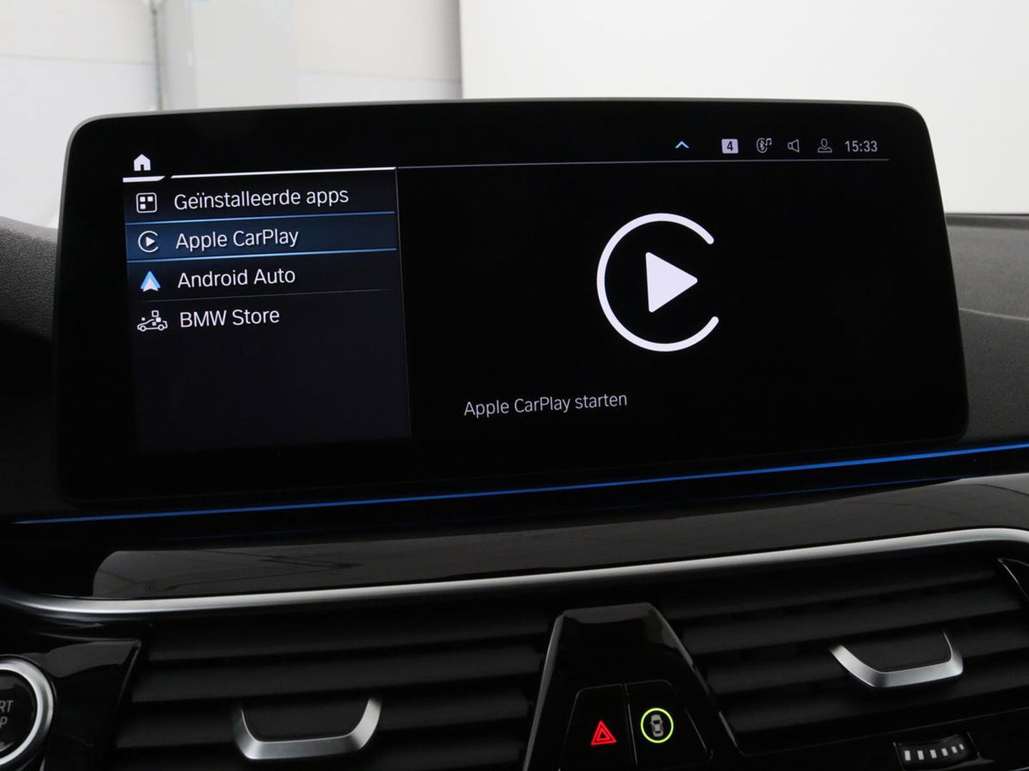 BMW 5 Serie 530e High Executive | Leder | Stoel & stuurverwarming | Adaptive cruise | Carplay | Sfeerverlichting | Camera | Live Cockpit | Navigatie | Full LED