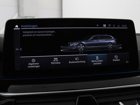 BMW 5 Serie 530e High Executive | Leder | Stoel & stuurverwarming | Adaptive cruise | Carplay | Sfeerverlichting | Camera | Live Cockpit | Navigatie | Full LED
