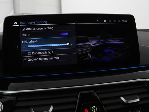 BMW 5 Serie 530e High Executive | Leder | Stoel & stuurverwarming | Adaptive cruise | Carplay | Sfeerverlichting | Camera | Live Cockpit | Navigatie | Full LED