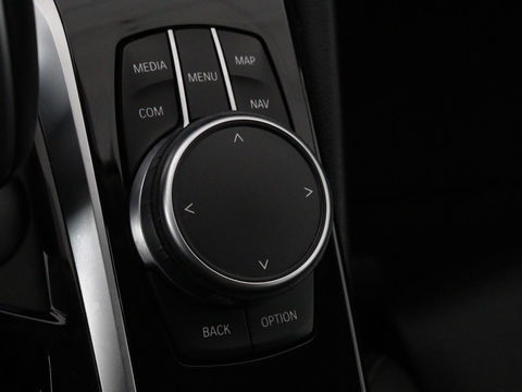 BMW 5 Serie 530e High Executive | Leder | Stoel & stuurverwarming | Adaptive cruise | Carplay | Sfeerverlichting | Camera | Live Cockpit | Navigatie | Full LED