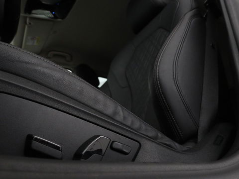 BMW 5 Serie 530e High Executive | Leder | Stoel & stuurverwarming | Adaptive cruise | Carplay | Sfeerverlichting | Camera | Live Cockpit | Navigatie | Full LED