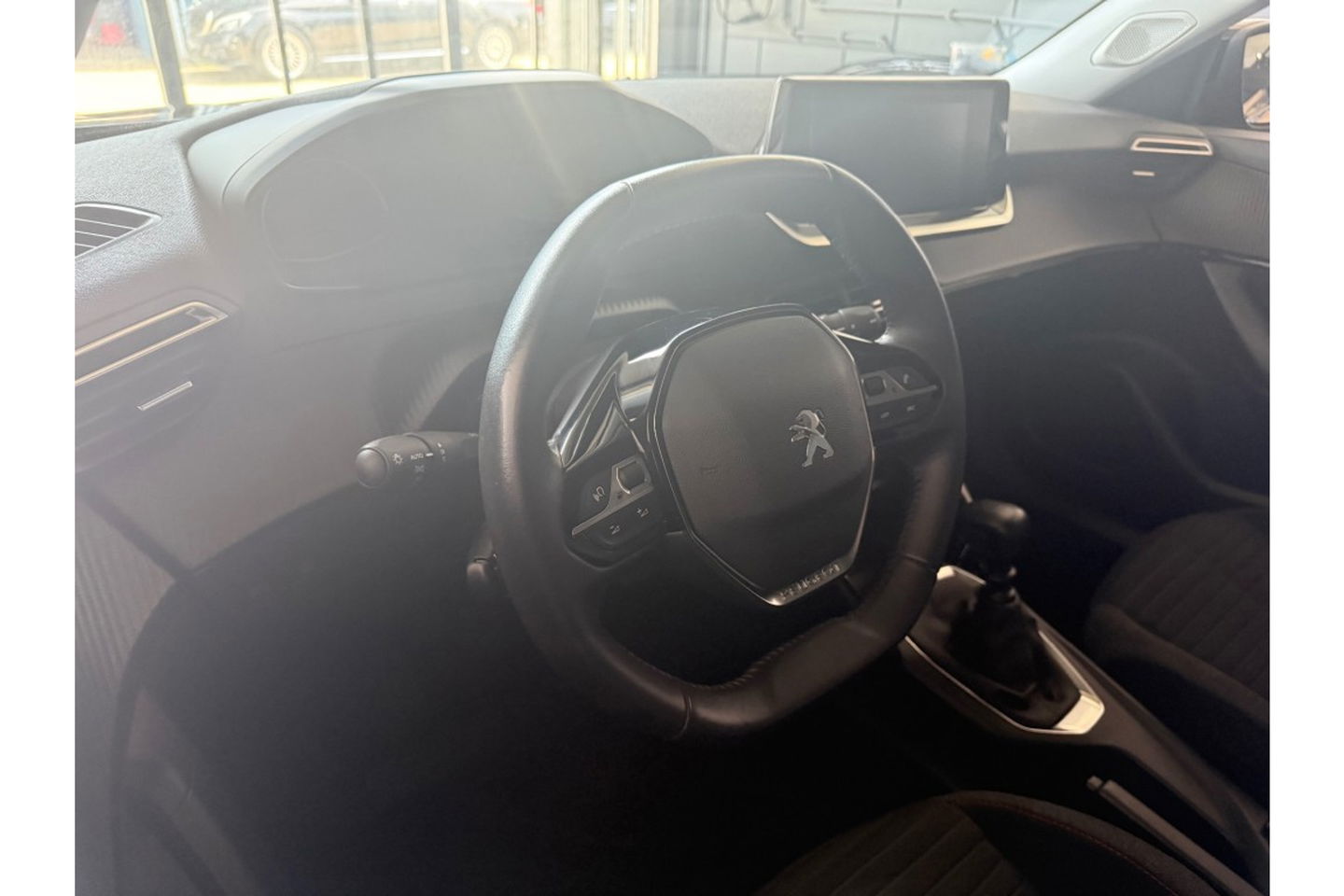 Peugeot 2008 1.2 PT ACTIVE PACK AIRCO CRUISE CARPLAY PDC.