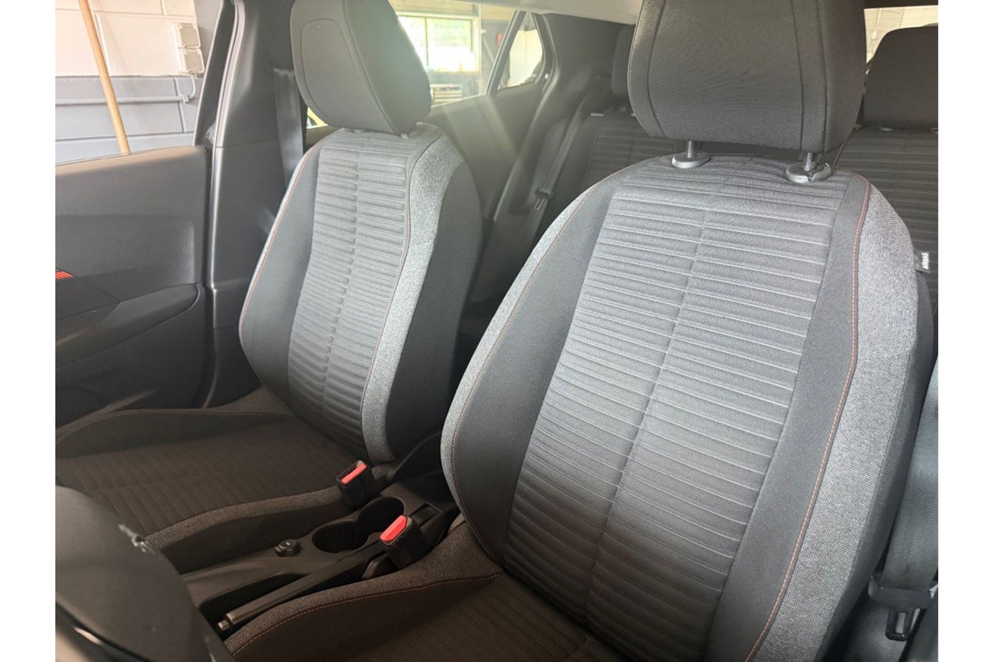 Peugeot 2008 1.2 PT ACTIVE PACK AIRCO CRUISE CARPLAY PDC.