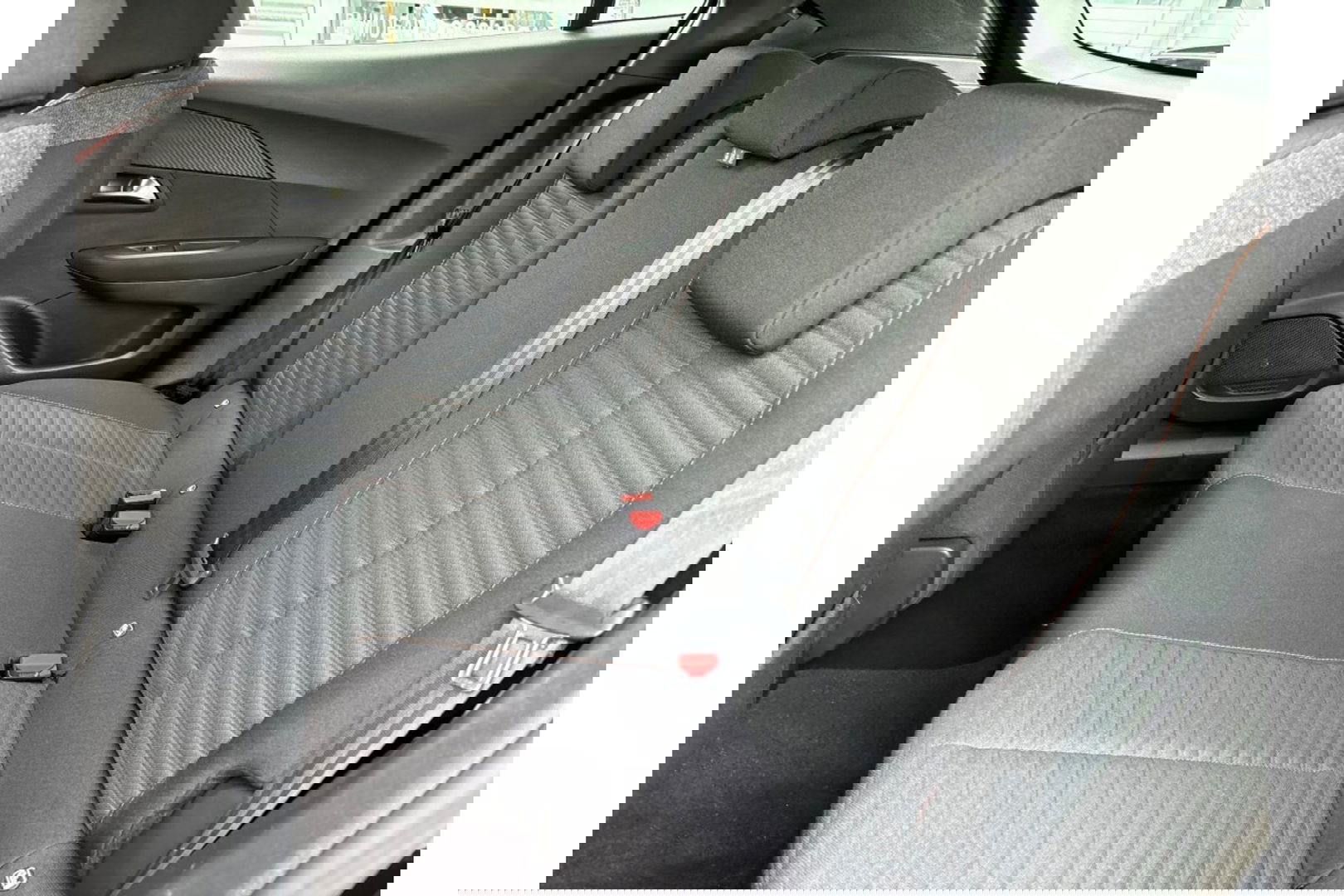 Peugeot 2008 1.2 PT ACTIVE PACK AIRCO CRUISE CARPLAY PDC.