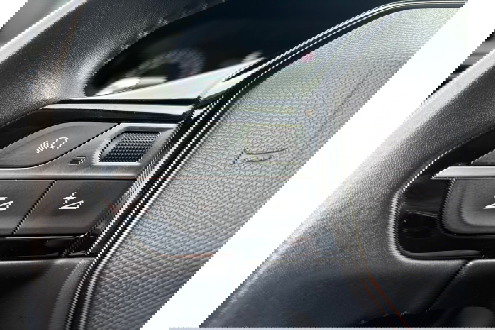 Peugeot 2008 1.2 PT ACTIVE PACK AIRCO CRUISE CARPLAY PDC.