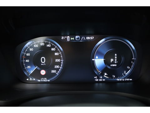 Volvo V60 2.0 T6 Recharge AWD R-Design | 17.170 km | Trekhaak | Sportstoelen | Stoel + stuurverwarming | Camera |