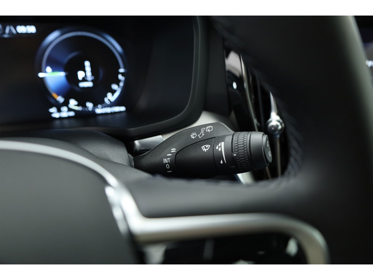Volvo V60 2.0 T6 Recharge AWD R-Design | 17.170 km | Trekhaak | Sportstoelen | Stoel + stuurverwarming | Camera |