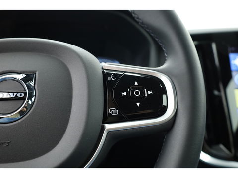 Volvo V60 2.0 T6 Recharge AWD R-Design | 17.170 km | Trekhaak | Sportstoelen | Stoel + stuurverwarming | Camera |