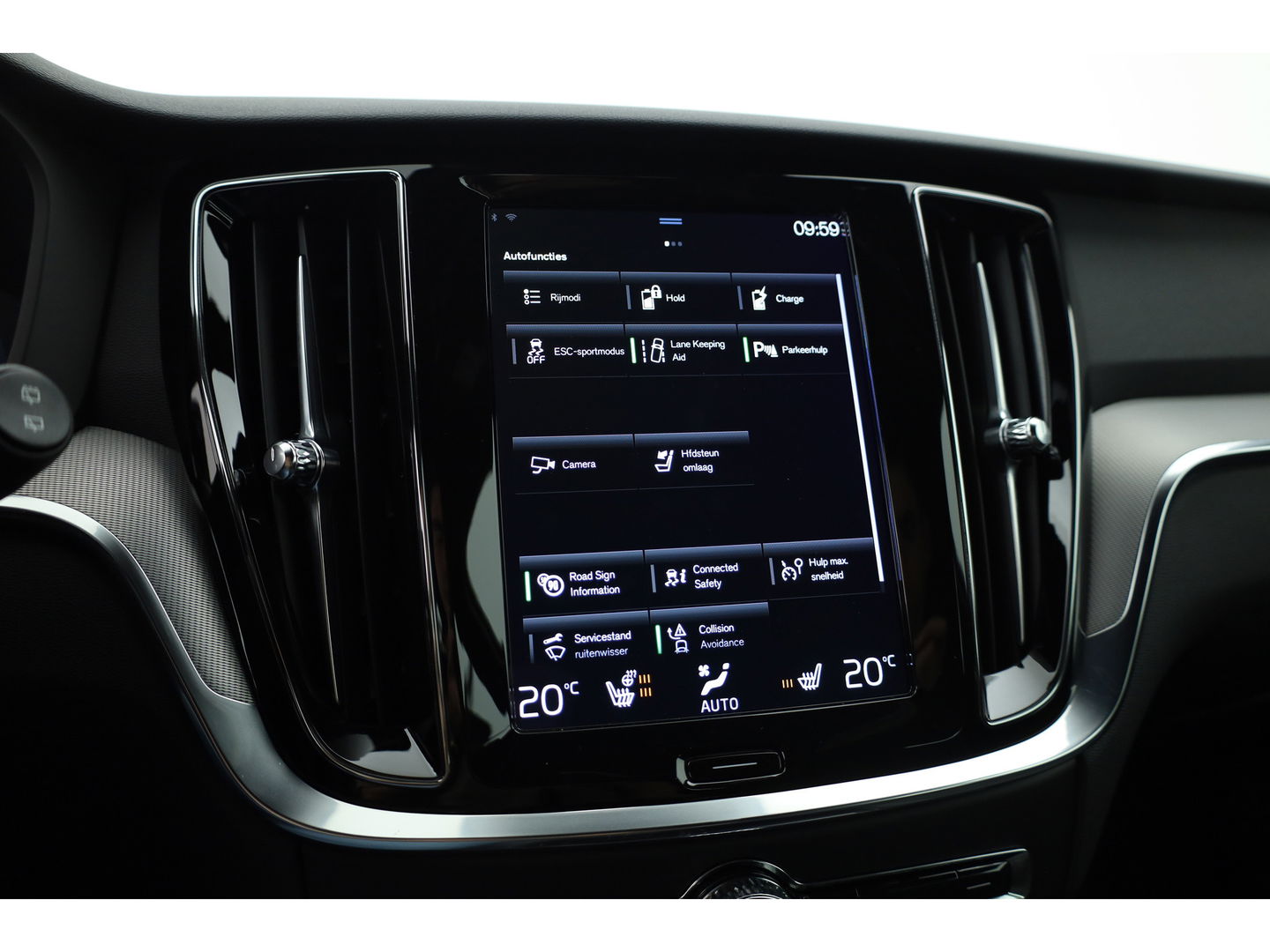 Volvo V60 2.0 T6 Recharge AWD R-Design | 17.170 km | Trekhaak | Sportstoelen | Stoel + stuurverwarming | Camera |