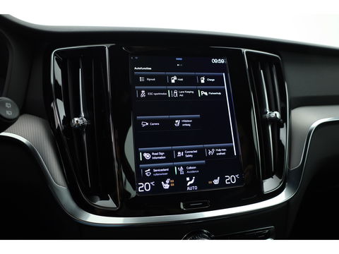 Volvo V60 2.0 T6 Recharge AWD R-Design | 17.170 km | Trekhaak | Sportstoelen | Stoel + stuurverwarming | Camera |