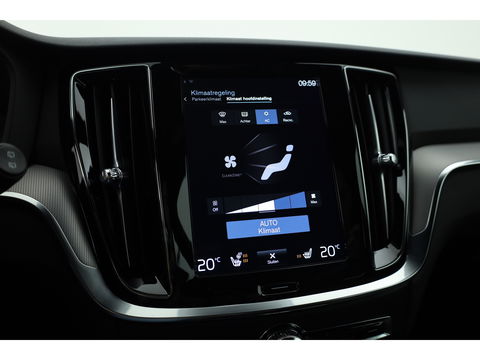 Volvo V60 2.0 T6 Recharge AWD R-Design | 17.170 km | Trekhaak | Sportstoelen | Stoel + stuurverwarming | Camera |