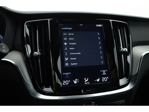 Volvo V60 2.0 T6 Recharge AWD R-Design | 17.170 km | Trekhaak | Sportstoelen | Stoel + stuurverwarming | Camera |