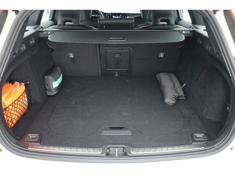 Volvo V60 2.0 T6 Recharge AWD R-Design | 17.170 km | Trekhaak | Sportstoelen | Stoel + stuurverwarming | Camera |