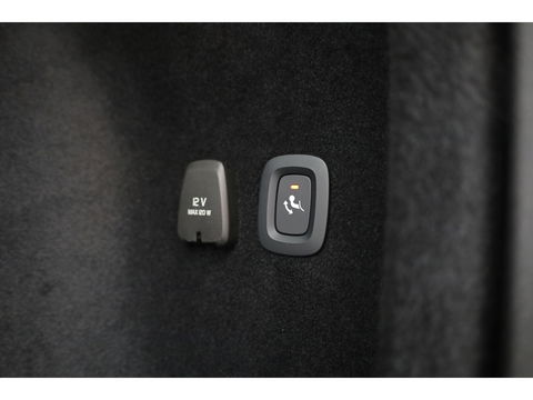 Volvo V60 2.0 T6 Recharge AWD R-Design | 17.170 km | Trekhaak | Sportstoelen | Stoel + stuurverwarming | Camera |