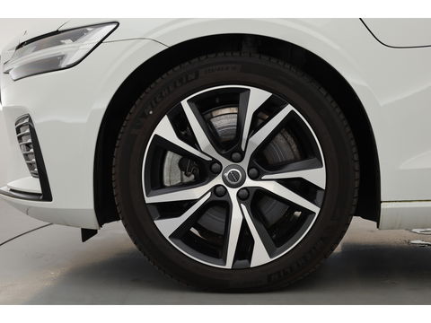 Volvo V60 2.0 T6 Recharge AWD R-Design | 17.170 km | Trekhaak | Sportstoelen | Stoel + stuurverwarming | Camera |