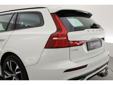 Volvo V60 2.0 T6 Recharge AWD R-Design | 17.170 km | Trekhaak | Sportstoelen | Stoel + stuurverwarming | Camera |