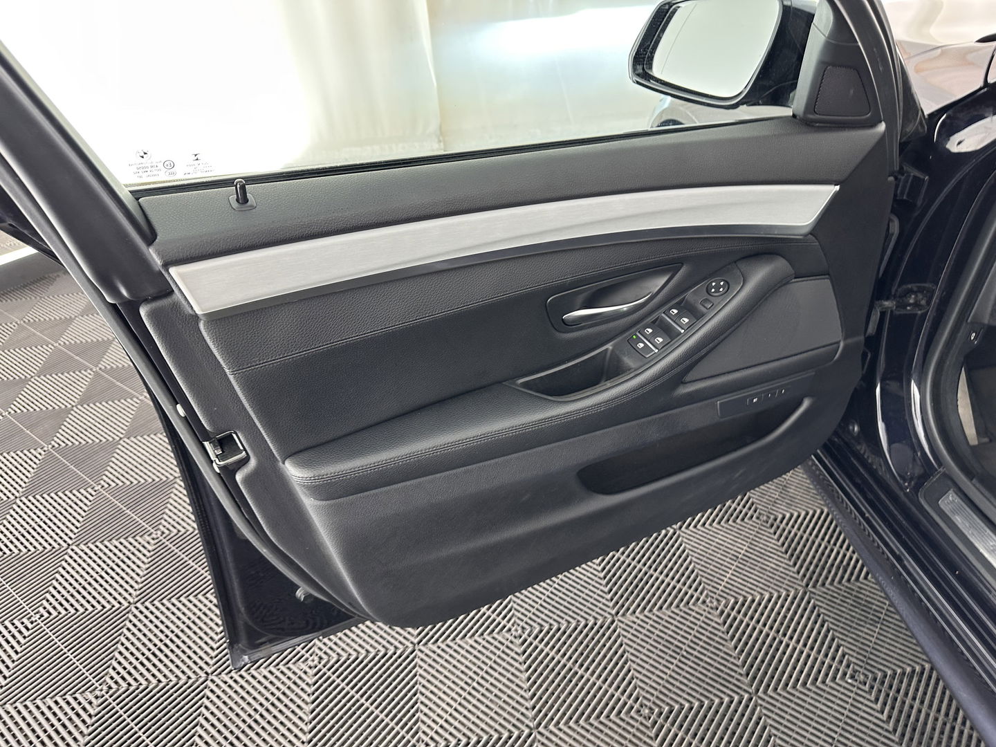 BMW 5 Serie 520d M Sport Edition Aut. *PANO | FULL-LEATHER | XENON | MEMORY-PACK | DIGI-COCKPIT | NAVI-FULLMAP | HIFI-SOUND | COMFORT-SEATS | ECC | PDC | CRUISE | 18''ALU*