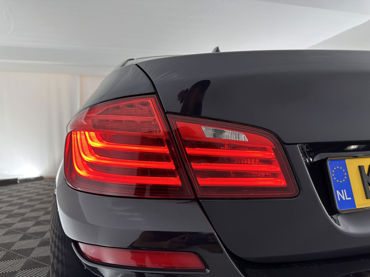 BMW 5 Serie 520d M Sport Edition Aut. *PANO | FULL-LEATHER | XENON | MEMORY-PACK | DIGI-COCKPIT | NAVI-FULLMAP | HIFI-SOUND | COMFORT-SEATS | ECC | PDC | CRUISE | 18''ALU*
