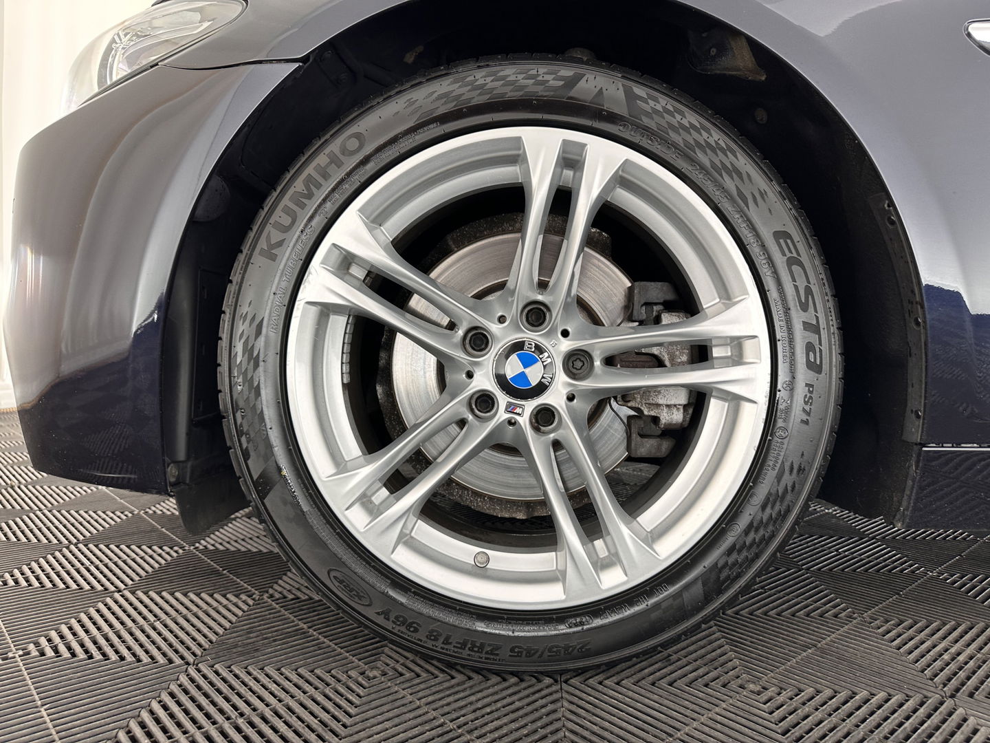 BMW 5 Serie 520d M Sport Edition Aut. *PANO | FULL-LEATHER | XENON | MEMORY-PACK | DIGI-COCKPIT | NAVI-FULLMAP | HIFI-SOUND | COMFORT-SEATS | ECC | PDC | CRUISE | 18''ALU*
