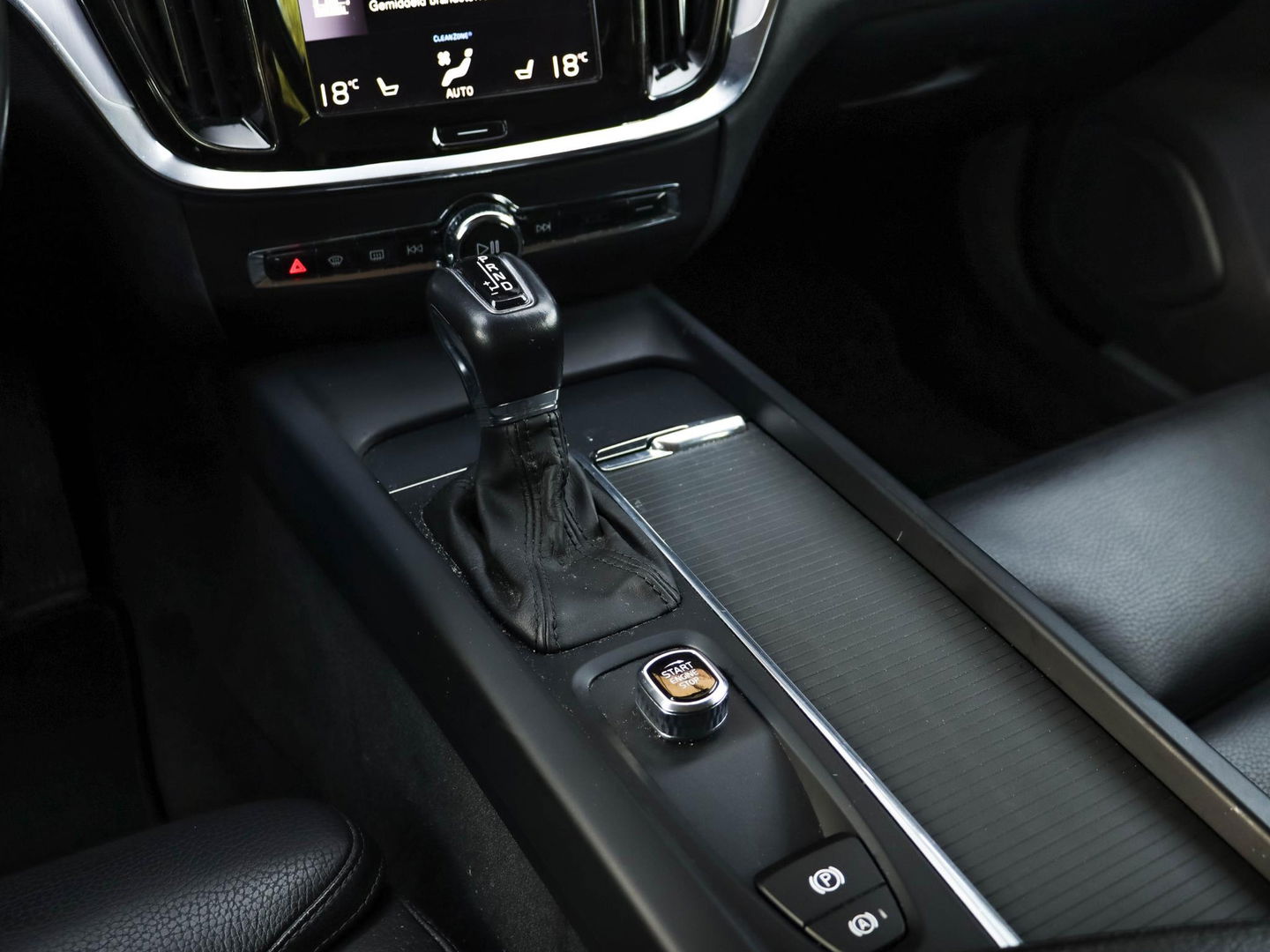 Volvo V60 2.0 T5 Momentum 250PK | Trekhaak