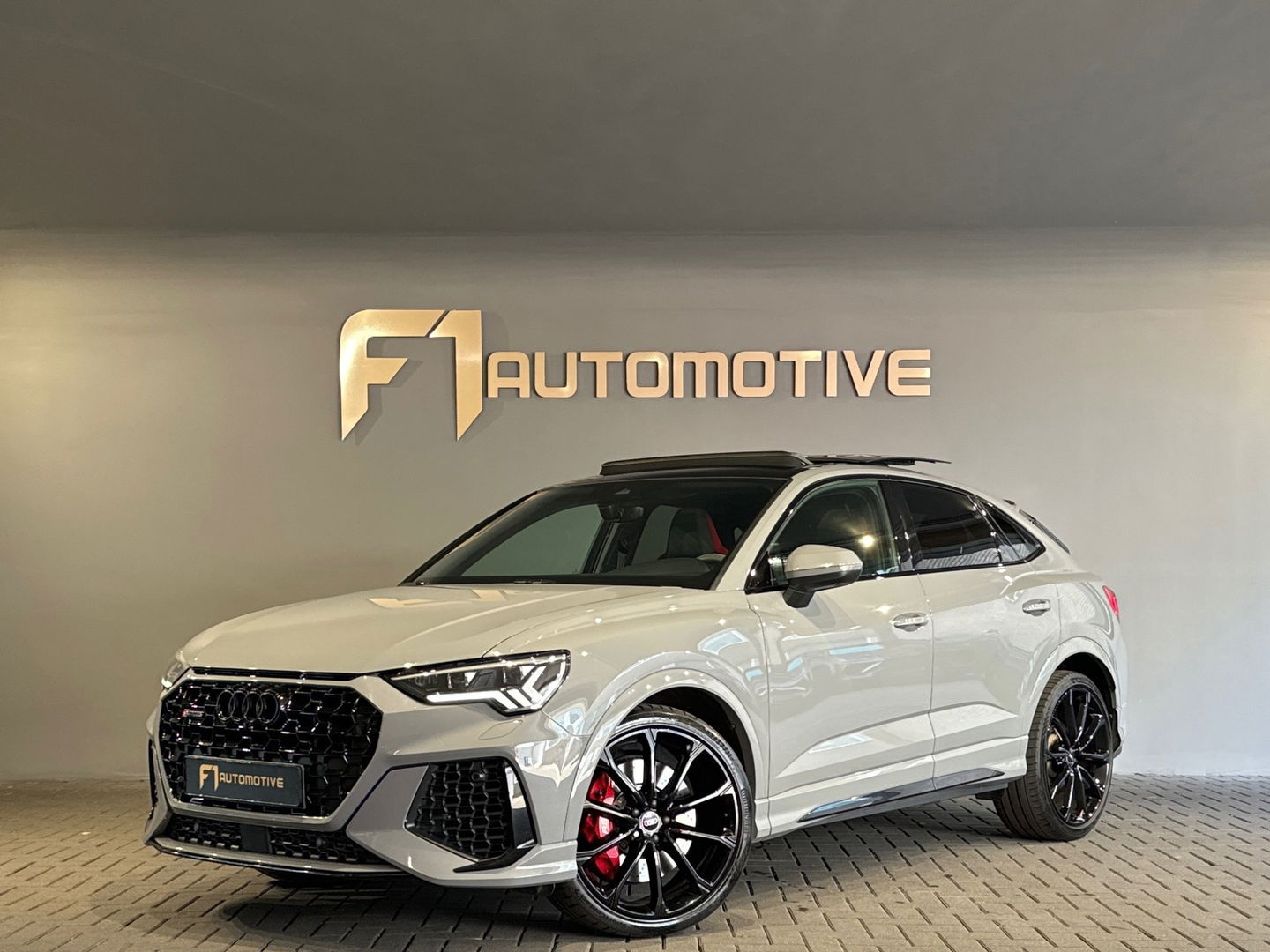 Audi RSQ3 Sportback 2.5 TFSI Quattro Pano|Keyle|Trekhaak|VOL