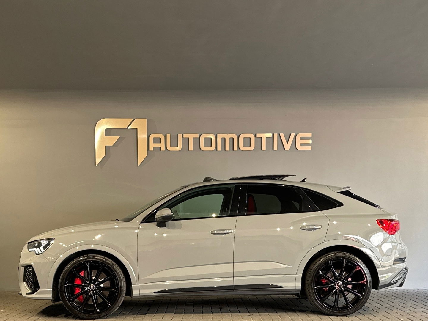 Audi RSQ3 Sportback 2.5 TFSI Quattro Pano|Keyle|Trekhaak|VOL