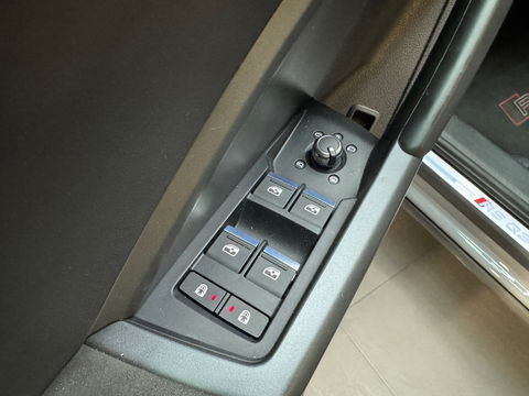 Audi RSQ3 Sportback 2.5 TFSI Quattro Pano|Keyle|Trekhaak|VOL