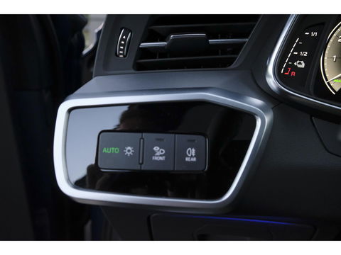 Audi A6 Avant 50 TFSIe 300pk Quattro S-line Facelift Panoramadak Bang&Olufsen *BTW* Trekhaak elec. Ascari blauw S6 diffusor Black pack